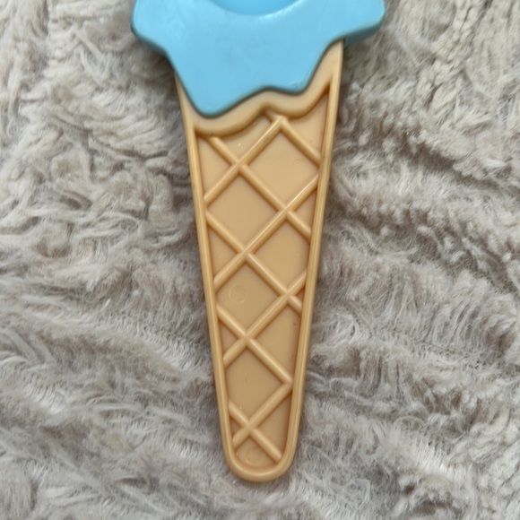 Ice cream cone bowls and spoons Set of 4 bowls and 4 spoons - Picture 11 of 16